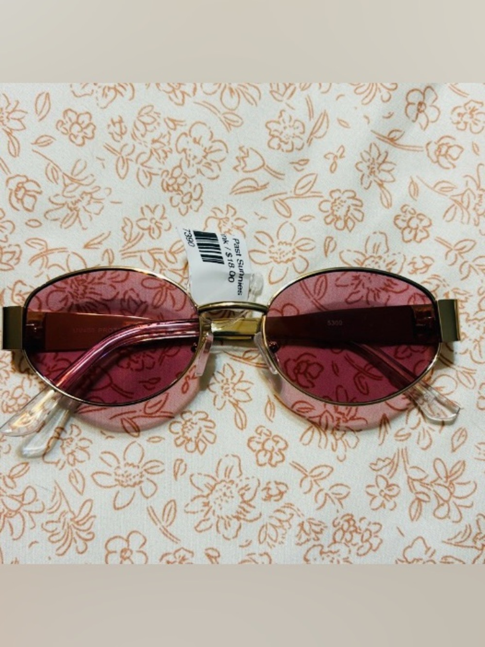NWT Gorgeous Tinted Vintage Style Sunglasses